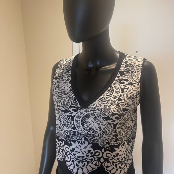 Collette's Closet | Sexy Black & White Sweater Set (Never Worn!) - Picture 8 of 9